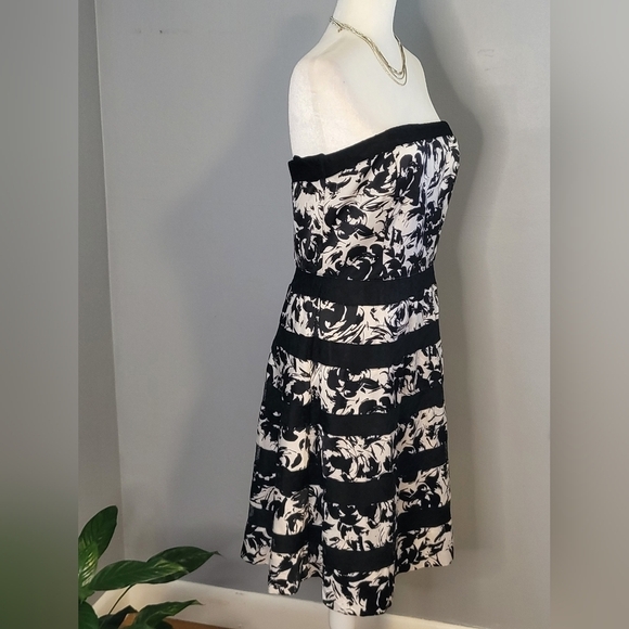 White House Black Market Strapless Lined Floral Lace Accent Wedding Prom Sz 10 - Picture 2 of 14